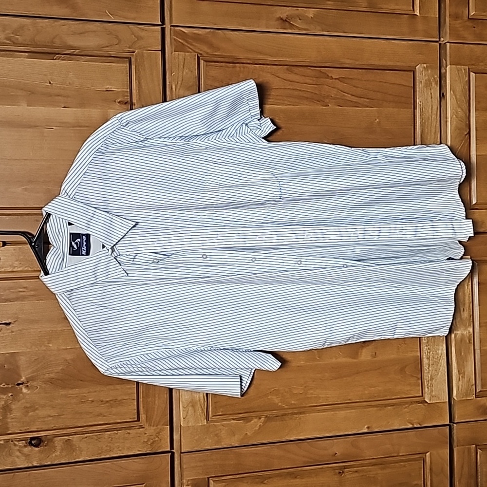 Kirra Point Break mens xxl  button up pinstripe short sleeve shirt.